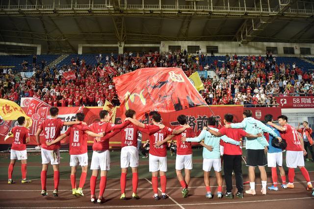 与武切维奇 与武切维奇